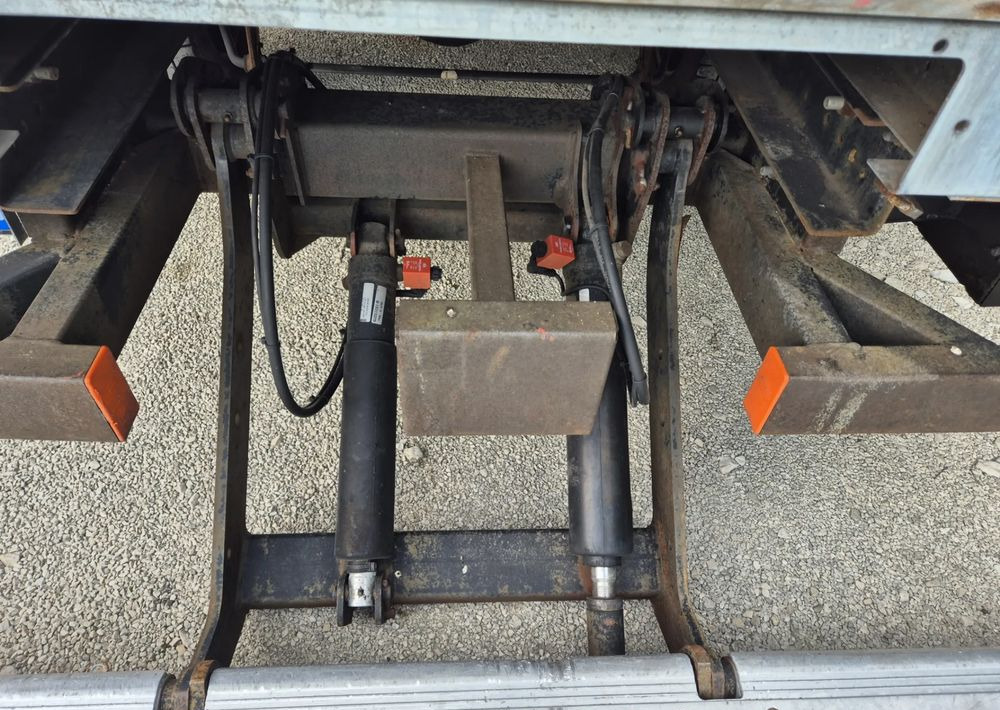 Winda Dhollandia 750kg Iveco , 2015 rok ,stan bdb! - Hayon élévateur: photos 4 Winda Dhollandia 750kg Iveco , 2015 rok ,stan bdb! - Hayon élévateur: photos 4