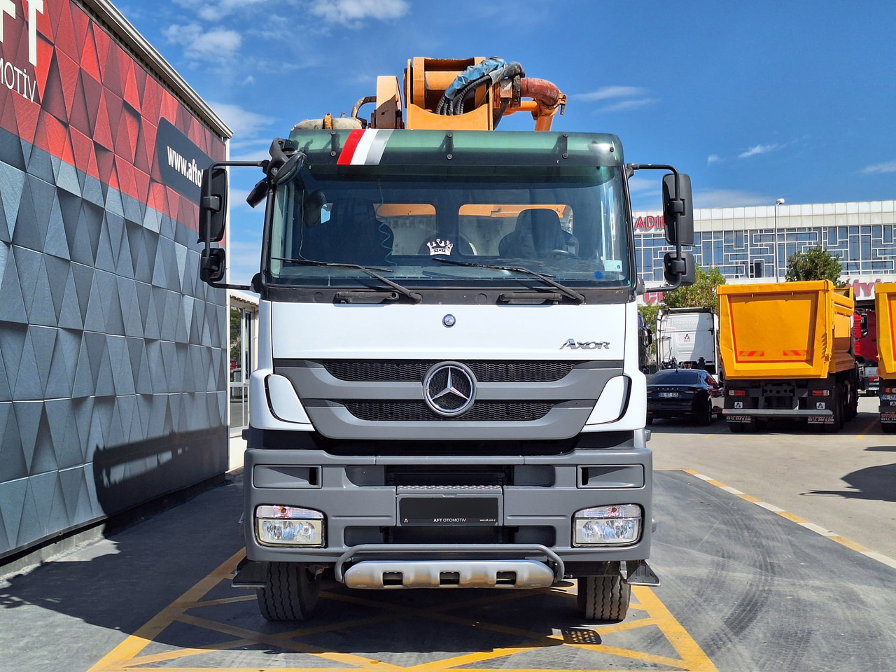 MERCEDES-BENZ AXOR 4140 ZOOMLION 43X-5RZ - Camion pompe: photos 2 MERCEDES-BENZ AXOR 4140 ZOOMLION 43X-5RZ - Camion pompe: photos 2