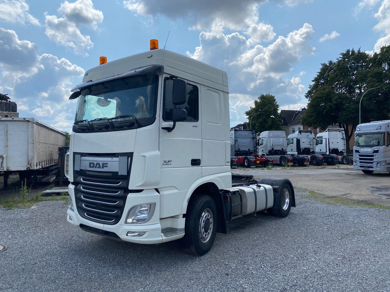 DAF XF 510 SC mit Kipphydr. - Tracteur routier: photos 1 DAF XF 510 SC mit Kipphydr. - Tracteur routier: photos 1