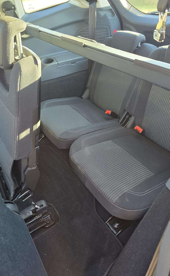 Voiture Ford C-MAX: photos 9 Voiture Ford C-MAX: photos 9