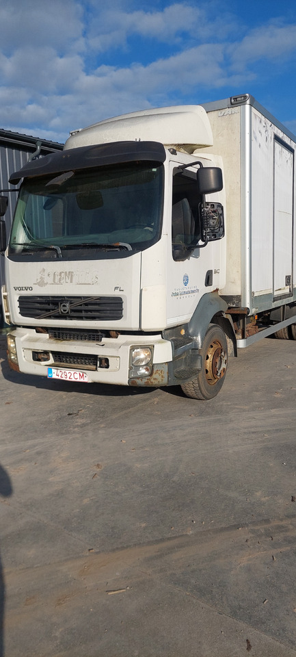 VOLVO FL240 - Camion fourgon: photos 1 VOLVO FL240 - Camion fourgon: photos 1