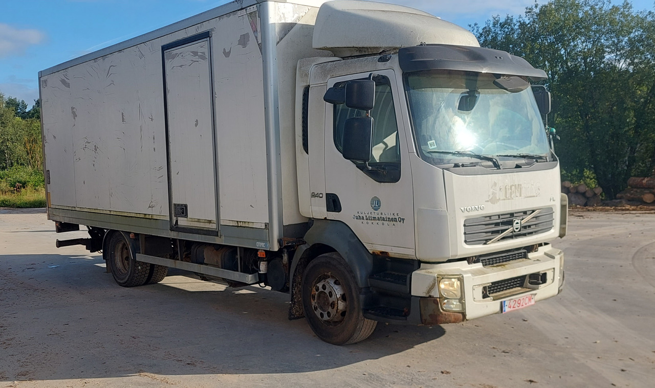 VOLVO FL240 - Camion fourgon: photos 5 VOLVO FL240 - Camion fourgon: photos 5