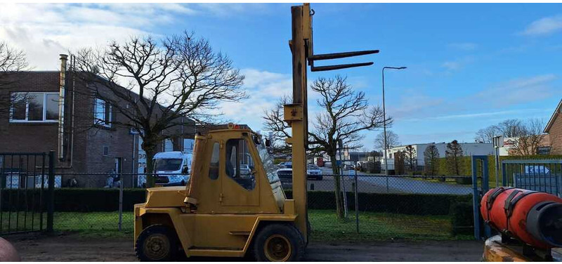 Caterpillar 7 ton - Chariot élévateur diesel: photos 1 Caterpillar 7 ton - Chariot élévateur diesel: photos 1