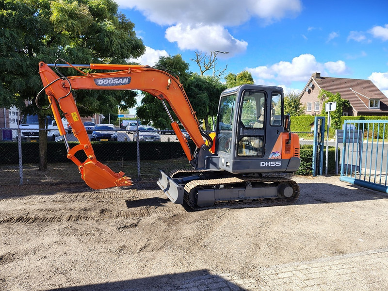 Doosan DV 55 - Mini pelle: photos 1 Doosan DV 55 - Mini pelle: photos 1