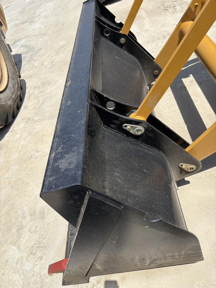 CATERPILLAR 420F discount hot sale backhoe loader jcb - Tractopelle: photos 3 CATERPILLAR 420F discount hot sale backhoe loader jcb - Tractopelle: photos 3