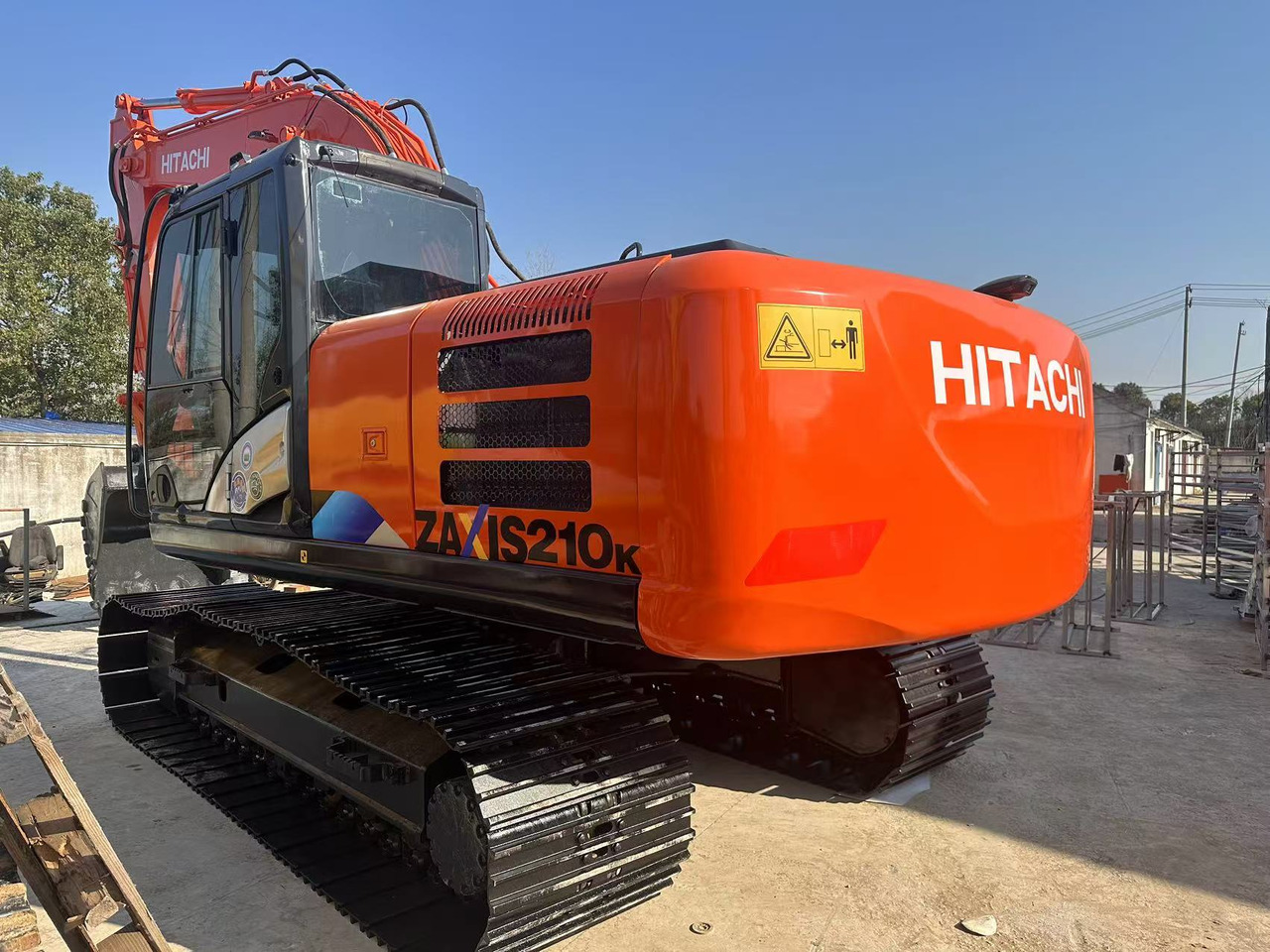 HITACHI ZX210K crawler excavators - Pelle sur chenille: photos 1 HITACHI ZX210K crawler excavators - Pelle sur chenille: photos 1