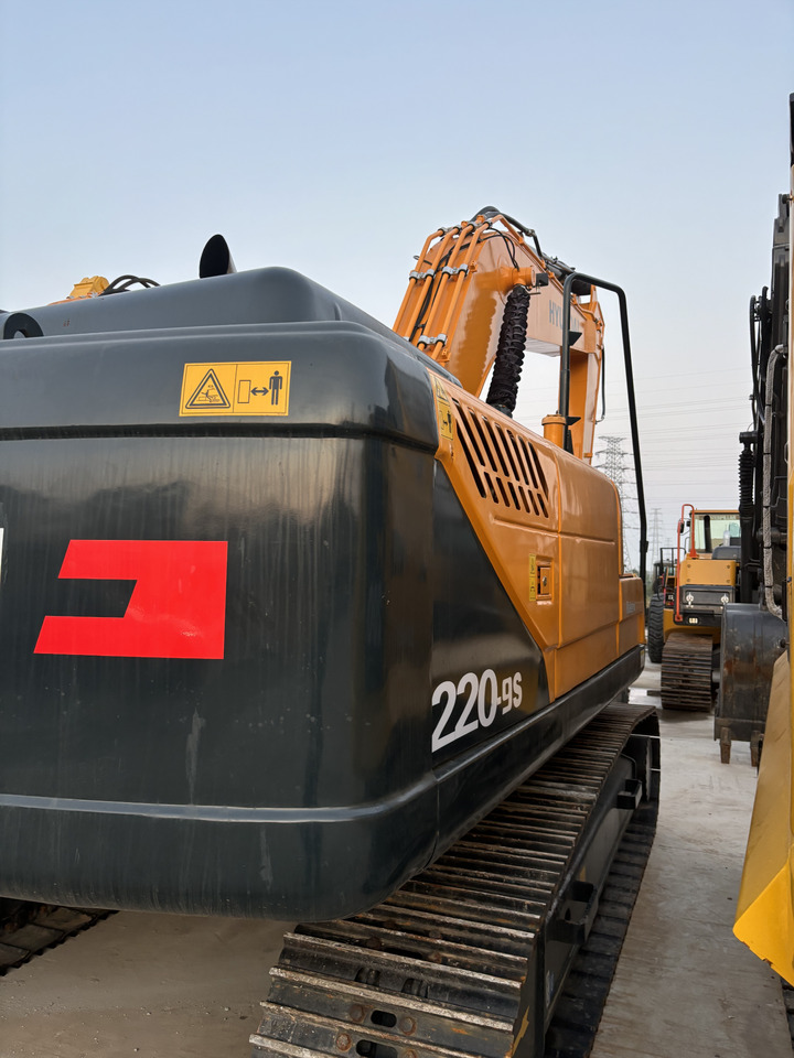 HYUNDAI 220LC—9S - Pelle sur chenille: photos 2 HYUNDAI 220LC—9S - Pelle sur chenille: photos 2