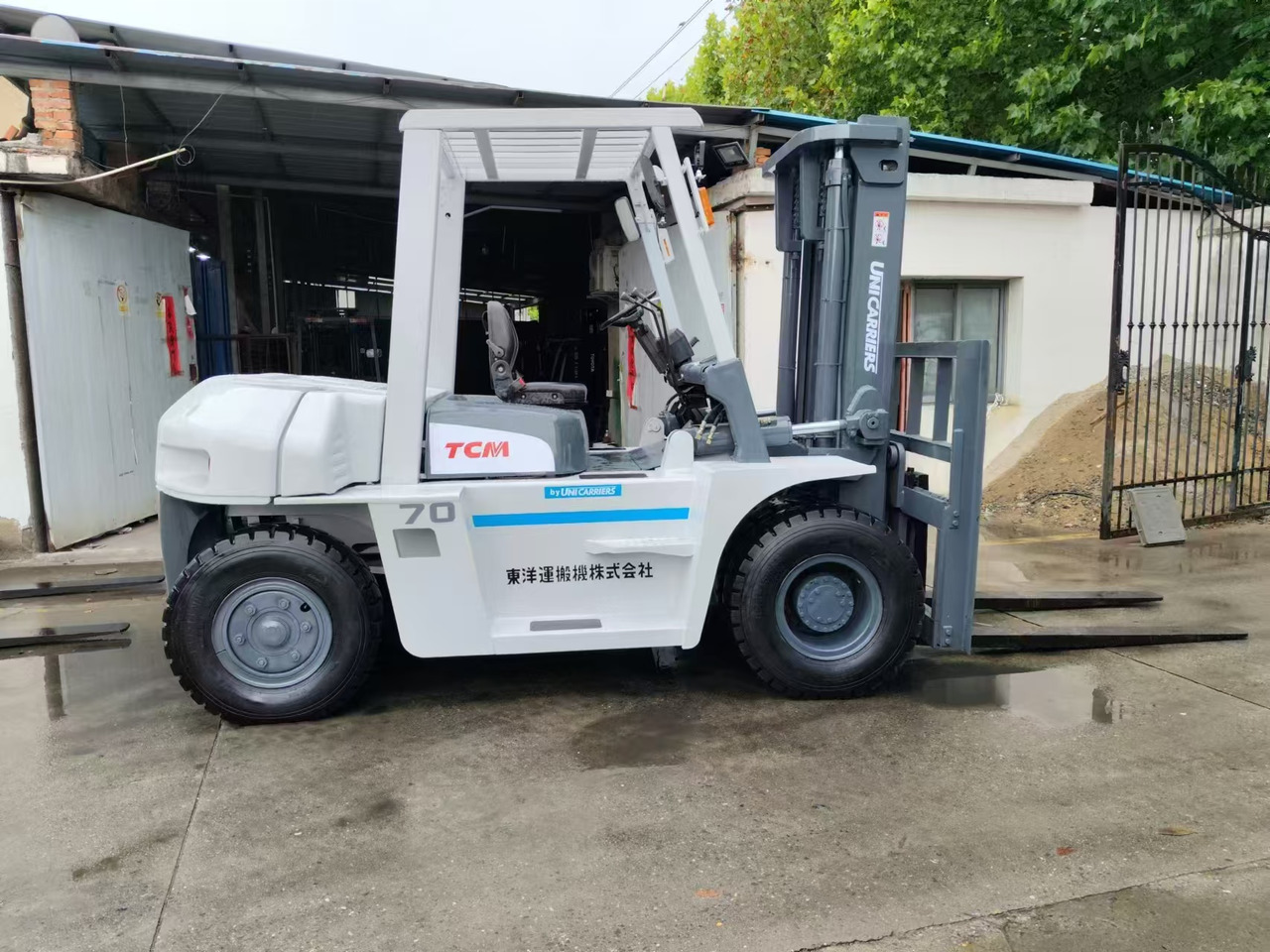 TCM FD70 japan brand 7 ton forklift used Customizable mast clamp side shift - Chariot élévateur diesel: photos 1 TCM FD70 japan brand 7 ton forklift used Customizable mast clamp side shift - Chariot élévateur diesel: photos 1