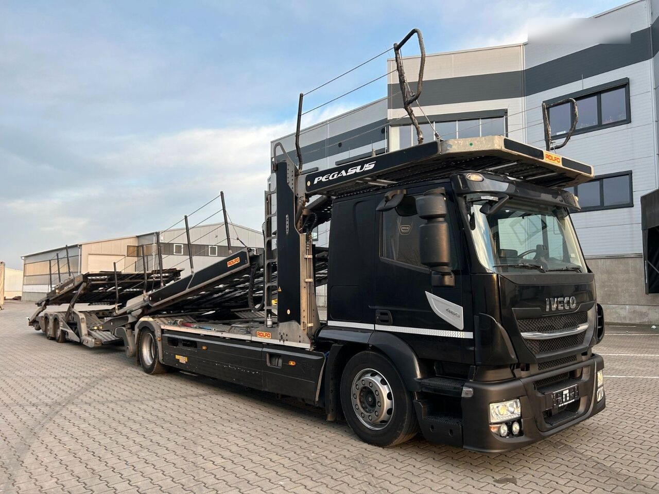 IVECO Stralis 460 - Camion porte-voitures: photos 4 IVECO Stralis 460 - Camion porte-voitures: photos 4