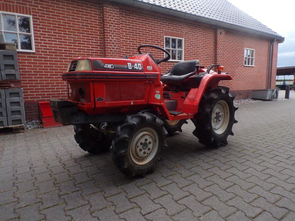 Kleintraktor Kubota B-40 - Micro tracteur: photos 1 Kleintraktor Kubota B-40 - Micro tracteur: photos 1