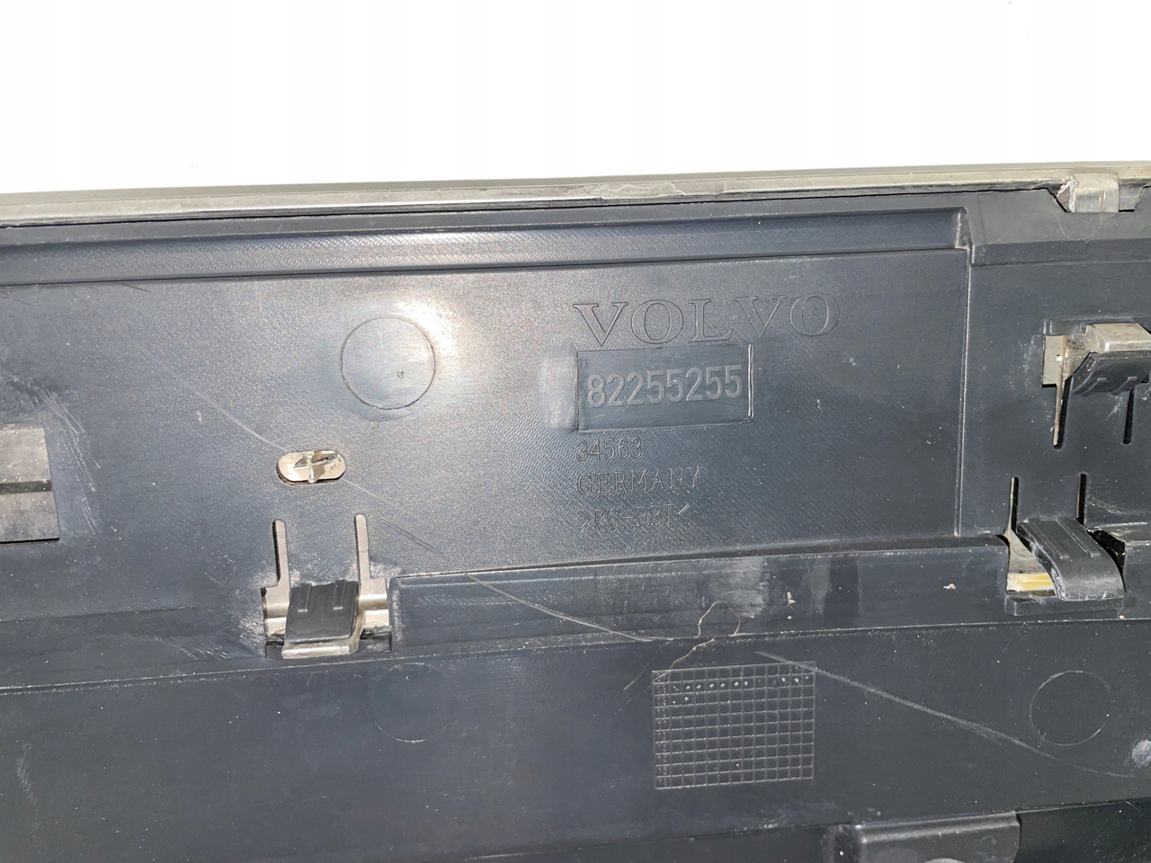 GRILL MASKI ATRAPA VOLVO FH13 FH 13 82255255 - Capot pour Camion: photos 3 GRILL MASKI ATRAPA VOLVO FH13 FH 13 82255255 - Capot pour Camion: photos 3