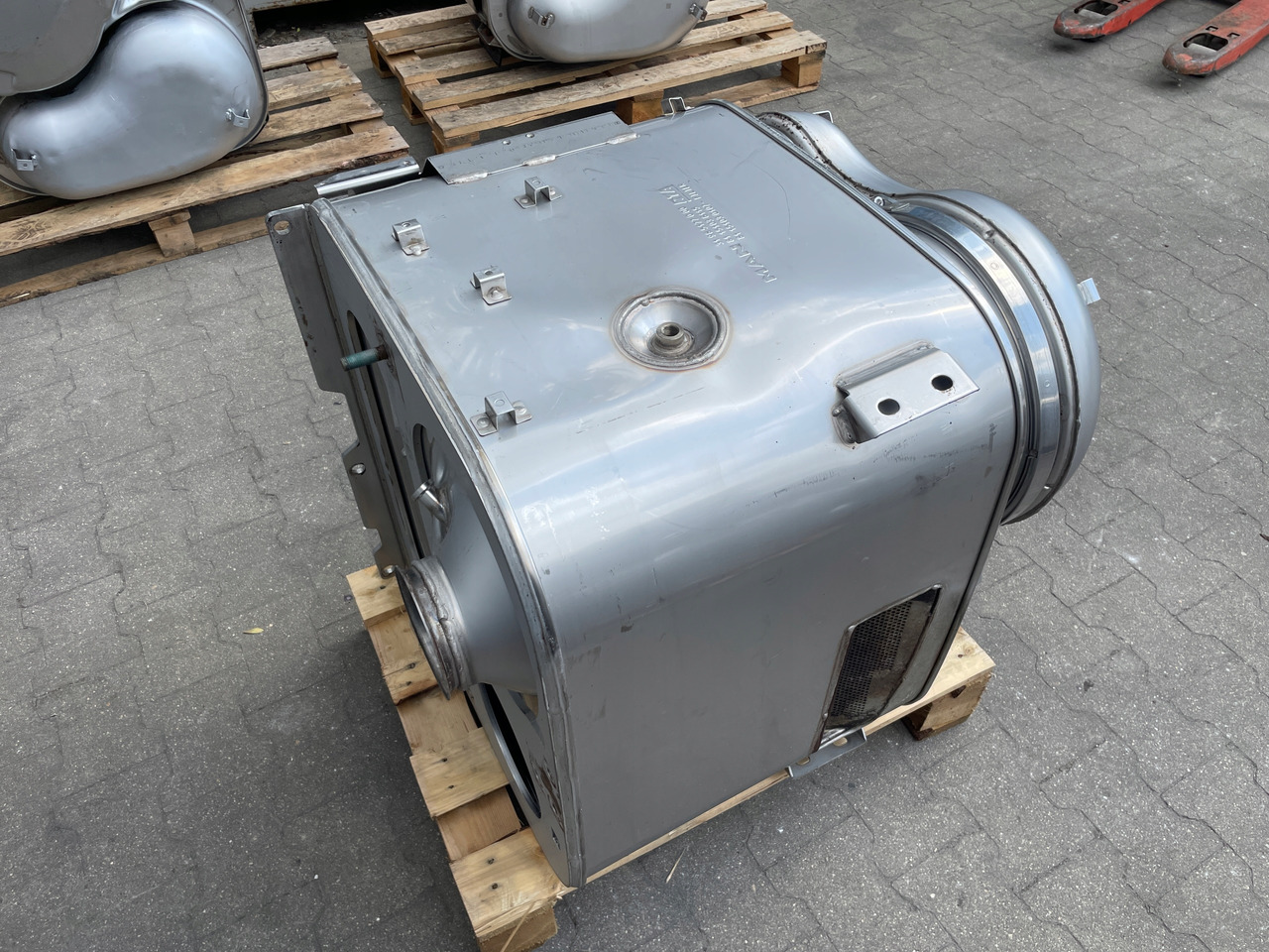 KATALIZATOR MAN TGX TGS EURO 6 DPF TŁUMIK WYDECH 81151036115 - Catalyseur pour Camion: photos 5 KATALIZATOR MAN TGX TGS EURO 6 DPF TŁUMIK WYDECH 81151036115 - Catalyseur pour Camion: photos 5