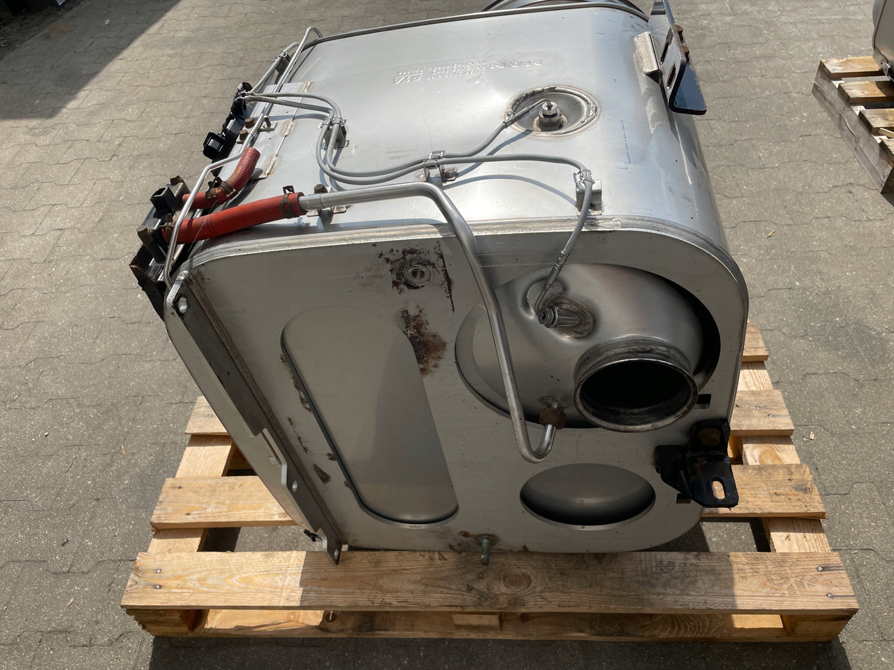 KATALIZATOR MAN TGX TGS EURO 6 DPF TŁUMIK WYDECH 81151036115 - Catalyseur pour Camion: photos 5 KATALIZATOR MAN TGX TGS EURO 6 DPF TŁUMIK WYDECH 81151036115 - Catalyseur pour Camion: photos 5