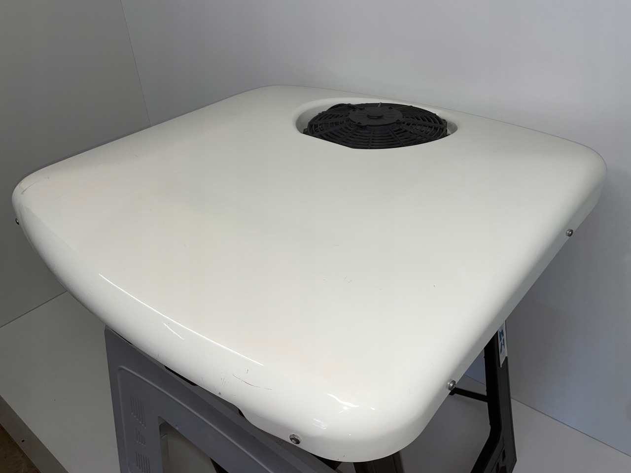 KLIMATYZACJA SLIMCOOL FACTORY PREP DAF MAN SCANIA - Compresseur de climatisation pour Camion: photos 3 KLIMATYZACJA SLIMCOOL FACTORY PREP DAF MAN SCANIA - Compresseur de climatisation pour Camion: photos 3