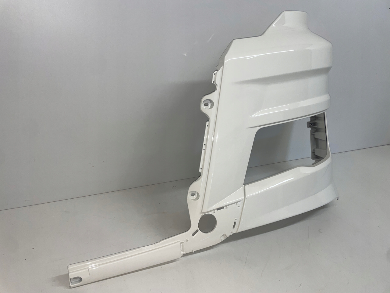 LEWA OSŁONA NA HALOGEN ZDERZAK MAN TG3 TGX 3 81416142277 - Pare-chocs pour Camion: photos 2 LEWA OSŁONA NA HALOGEN ZDERZAK MAN TG3 TGX 3 81416142277 - Pare-chocs pour Camion: photos 2