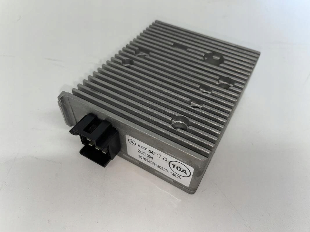 PRZETWORNICA NAPIĘCIA MERCEDES ACTROS A0015421725 - Système électrique pour Camion: photos 1 PRZETWORNICA NAPIĘCIA MERCEDES ACTROS A0015421725 - Système électrique pour Camion: photos 1