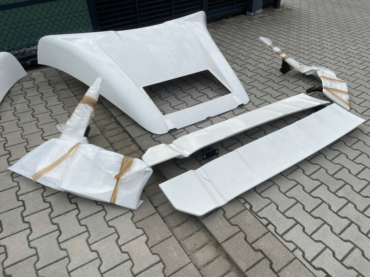 Spoiler Zakabinowy Górny Boczny Spoilery Zakabinowe Man TGX3 TG3 TGX 3 - Aérodynamique/ Spoilers pour Camion: photos 1 Spoiler Zakabinowy Górny Boczny Spoilery Zakabinowe Man TGX3 TG3 TGX 3 - Aérodynamique/ Spoilers pour Camion: photos 1