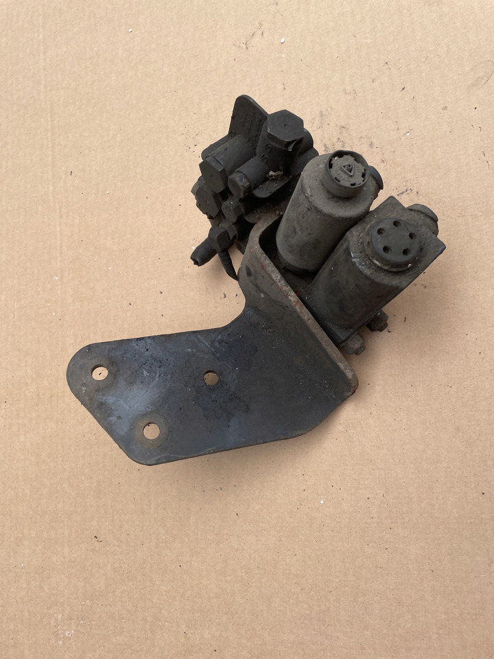 ZAWÓR ROZGAŁĘZIACZ MAN TGA TGS TGX TGM 81981836000 - Moteur et pièces pour Camion: photos 5 ZAWÓR ROZGAŁĘZIACZ MAN TGA TGS TGX TGM 81981836000 - Moteur et pièces pour Camion: photos 5