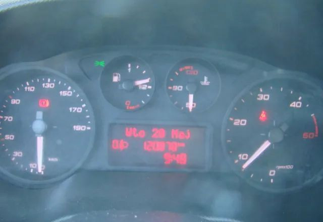 Utilitaire plateau Iveco DAILY 35 C 15 WINDA 750KG 3.5T NA HAKU: photos 15 Utilitaire plateau Iveco DAILY 35 C 15 WINDA 750KG 3.5T NA HAKU: photos 15