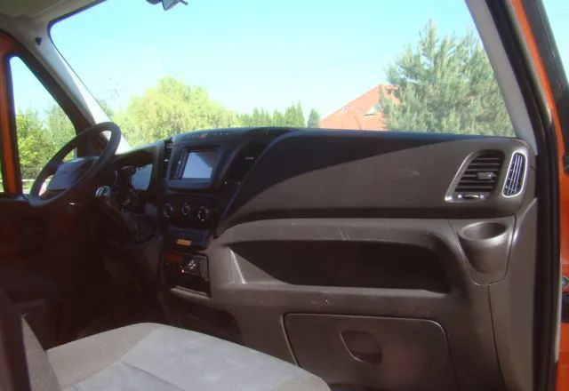 Utilitaire plateau Iveco DAILY 35 C 15 WINDA 750KG 3.5T NA HAKU: photos 9 Utilitaire plateau Iveco DAILY 35 C 15 WINDA 750KG 3.5T NA HAKU: photos 9