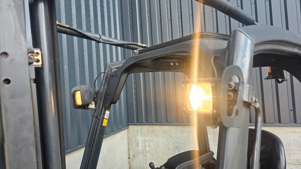 Linde E18L-01 - Chariot élévateur électrique: photos 5 Linde E18L-01 - Chariot élévateur électrique: photos 5