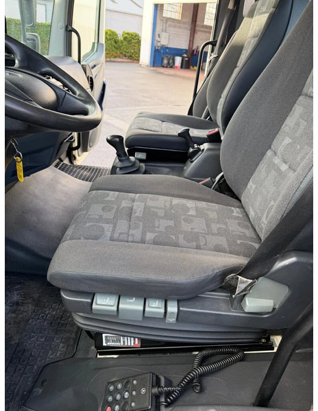 Mercedes-Benz Atego 816 - Camion plateau: photos 2 Mercedes-Benz Atego 816 - Camion plateau: photos 2