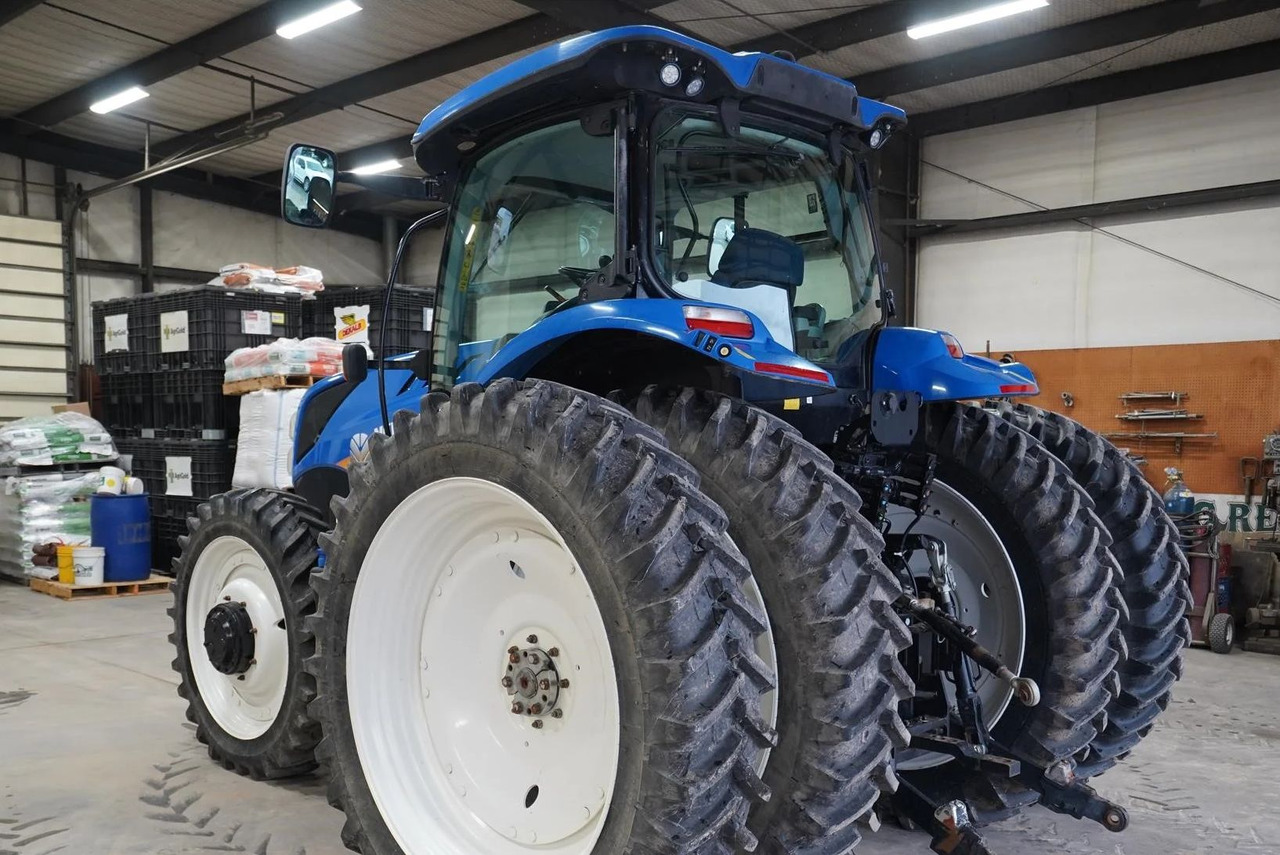NEW HOLLAND T7.210 - Tracteur agricole: photos 3 NEW HOLLAND T7.210 - Tracteur agricole: photos 3
