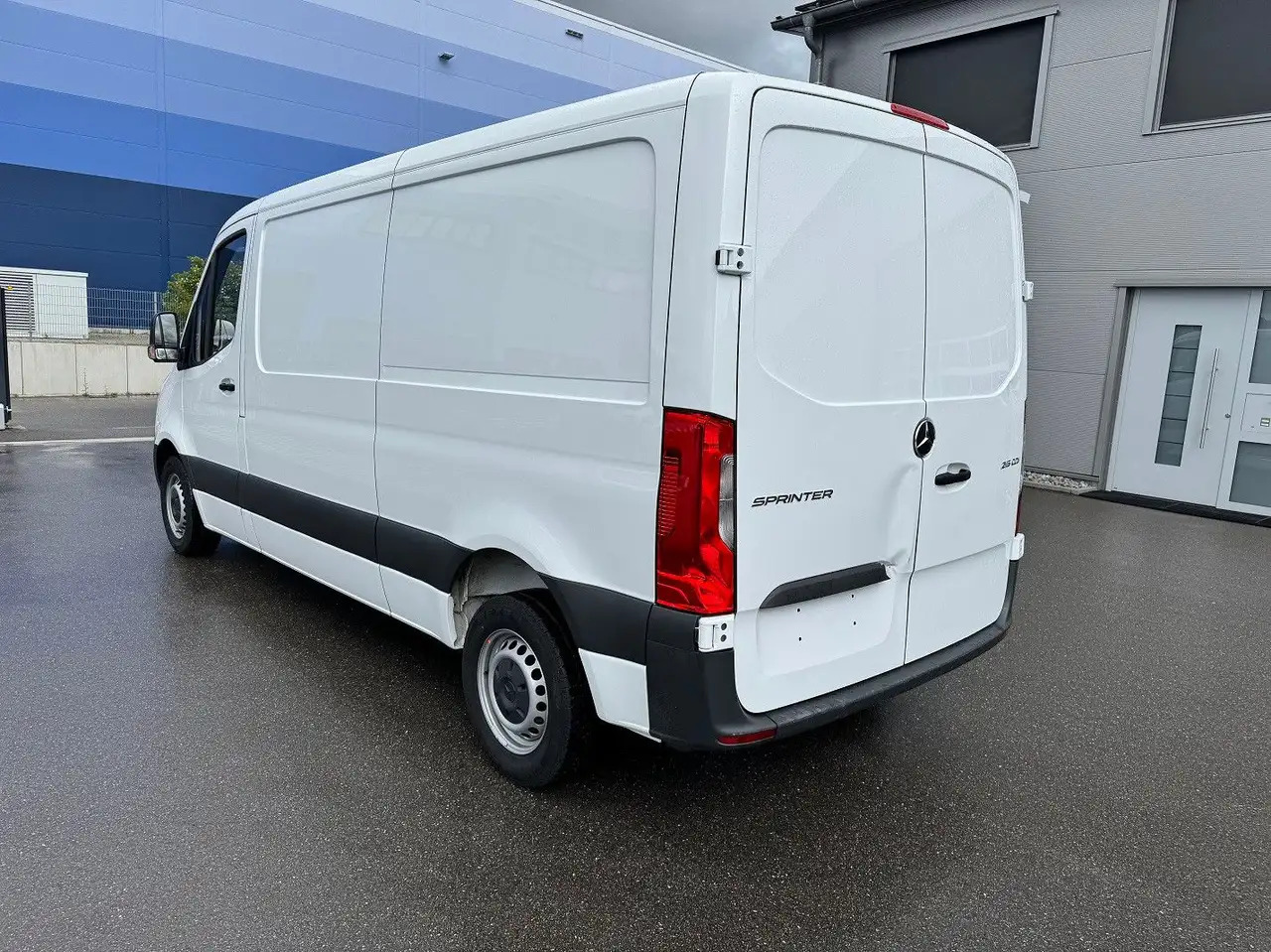 Mercedes-Benz Sprinter 215 CDI Flach Lang Klima FWD - Fourgon utilitaire: photos 5 Mercedes-Benz Sprinter 215 CDI Flach Lang Klima FWD - Fourgon utilitaire: photos 5