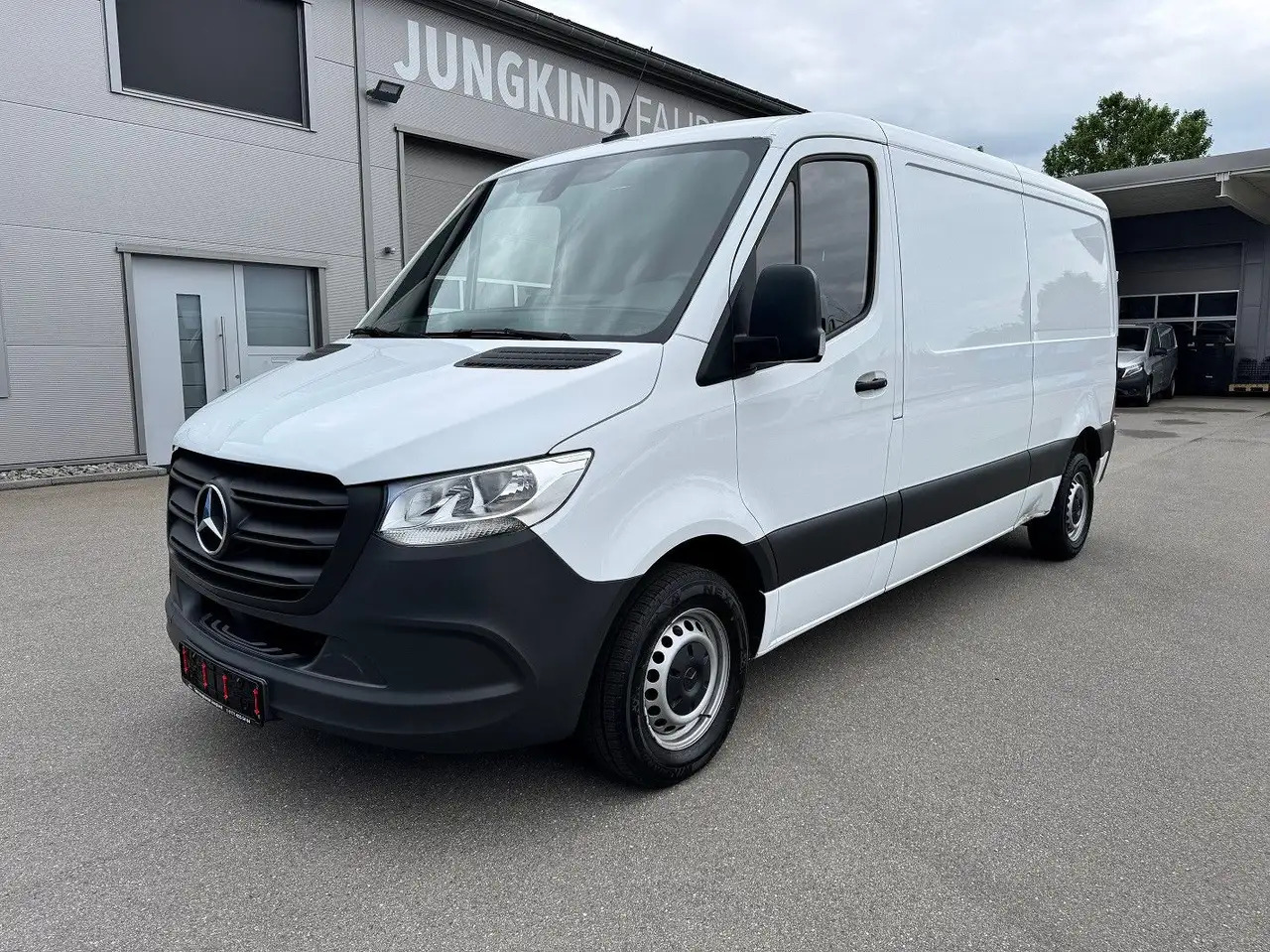 Mercedes-Benz Sprinter 215 CDI Flach Lang Klima FWD - Fourgon utilitaire: photos 1 Mercedes-Benz Sprinter 215 CDI Flach Lang Klima FWD - Fourgon utilitaire: photos 1