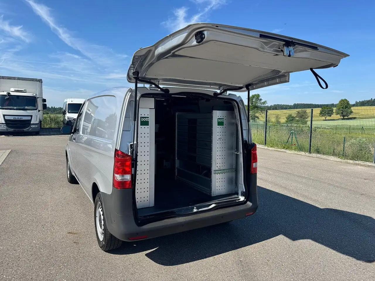 Fourgon utilitaire Mercedes-Benz Vito 114 CDI Kompakt Silber Bott: photos 9 Fourgon utilitaire Mercedes-Benz Vito 114 CDI Kompakt Silber Bott: photos 9