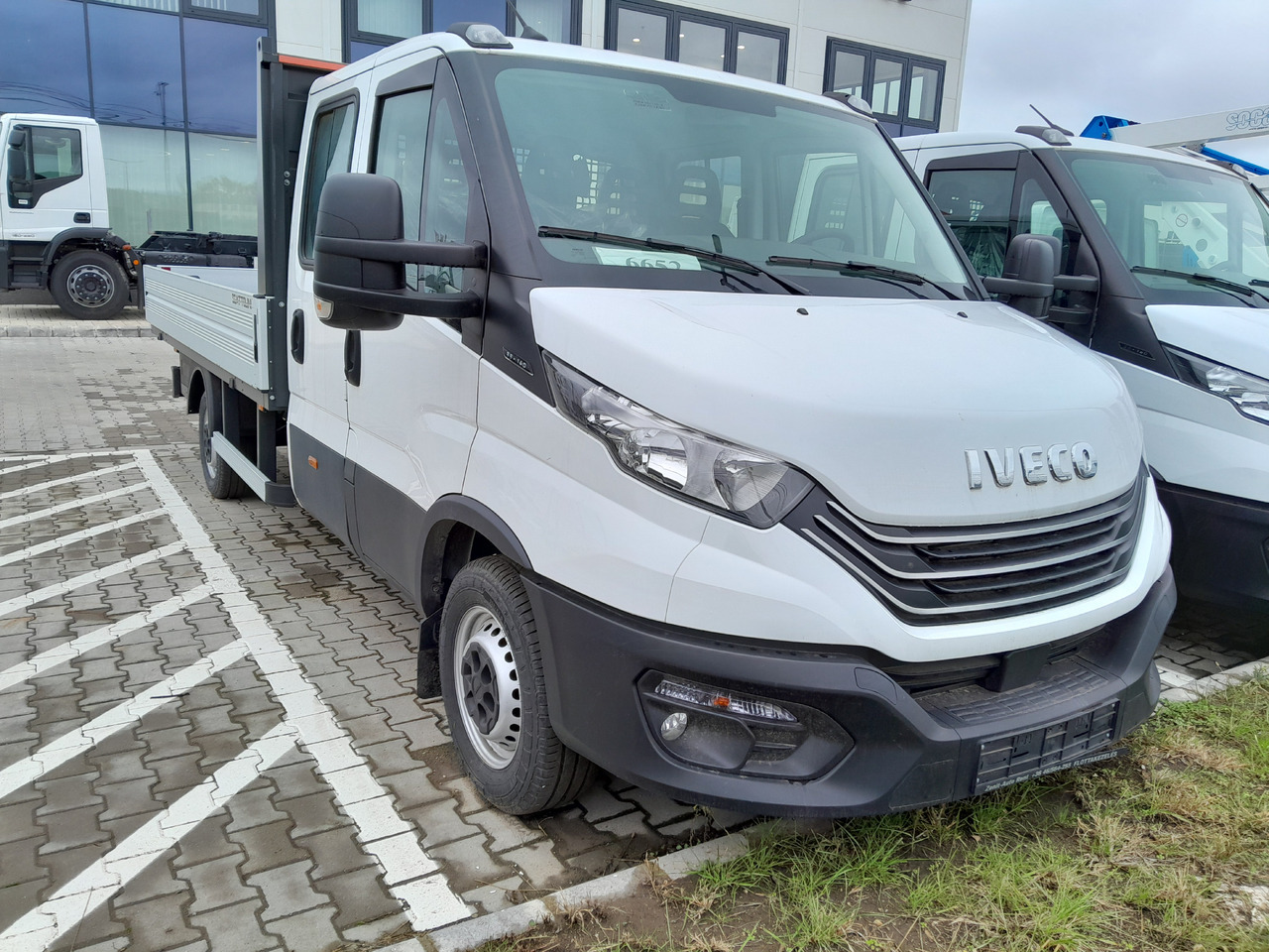 Iveco Daila 35 Daily C 18 H 3450 - Utilitaire plateau: photos 3 Iveco Daila 35 Daily C 18 H 3450 - Utilitaire plateau: photos 3