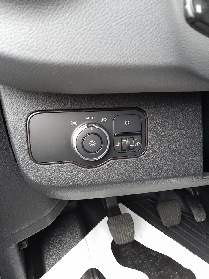 MERCEDES-BENZ Sprinter - Utilitaire plateau: photos 5 MERCEDES-BENZ Sprinter - Utilitaire plateau: photos 5