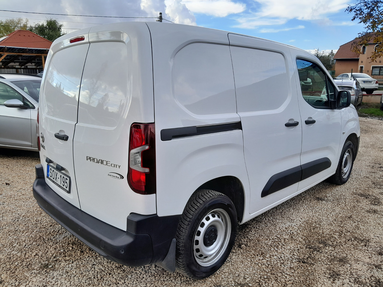 TOYOTA 1.5 City Active 3 Business - Fourgonnette: photos 3 TOYOTA 1.5 City Active 3 Business - Fourgonnette: photos 3