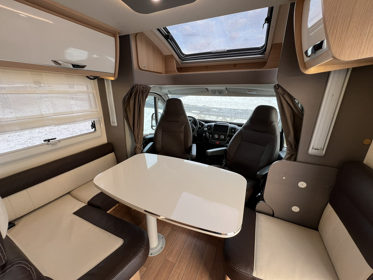 FORSTER T 699 EB Hubbett - Markise - Fahrradtr. - Camping-car profilé: photos 3 FORSTER T 699 EB Hubbett - Markise - Fahrradtr. - Camping-car profilé: photos 3