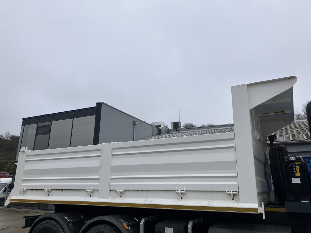 10m3 - Benne pour poids lourds: photos 2 10m3 - Benne pour poids lourds: photos 2