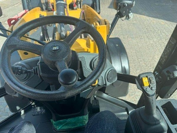 CAT 906 - Chargeuse sur pneus: photos 5 CAT 906 - Chargeuse sur pneus: photos 5