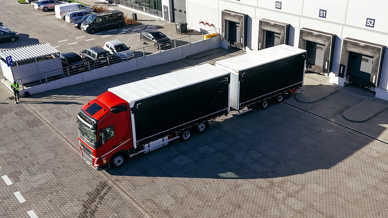 Volvo FH - Camion à rideaux coulissants: photos 5 Volvo FH - Camion à rideaux coulissants: photos 5