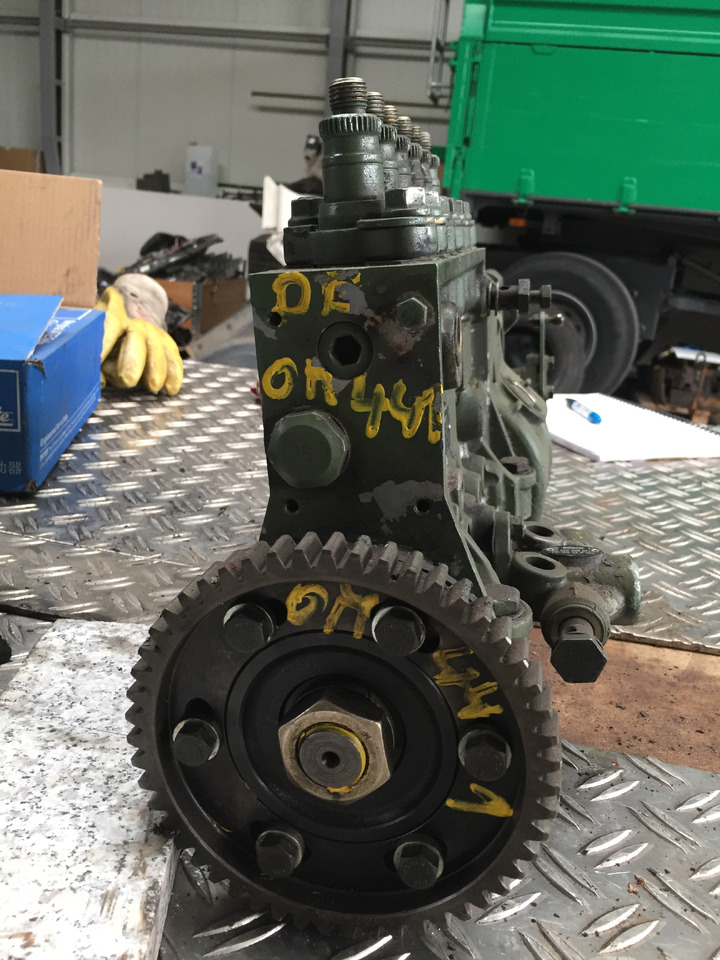 Pompe à carburant pour Camion Gebrauchte Einspritzpumpe MB OM 441, Bosch - Nr. : 0402 646 917: photos 6