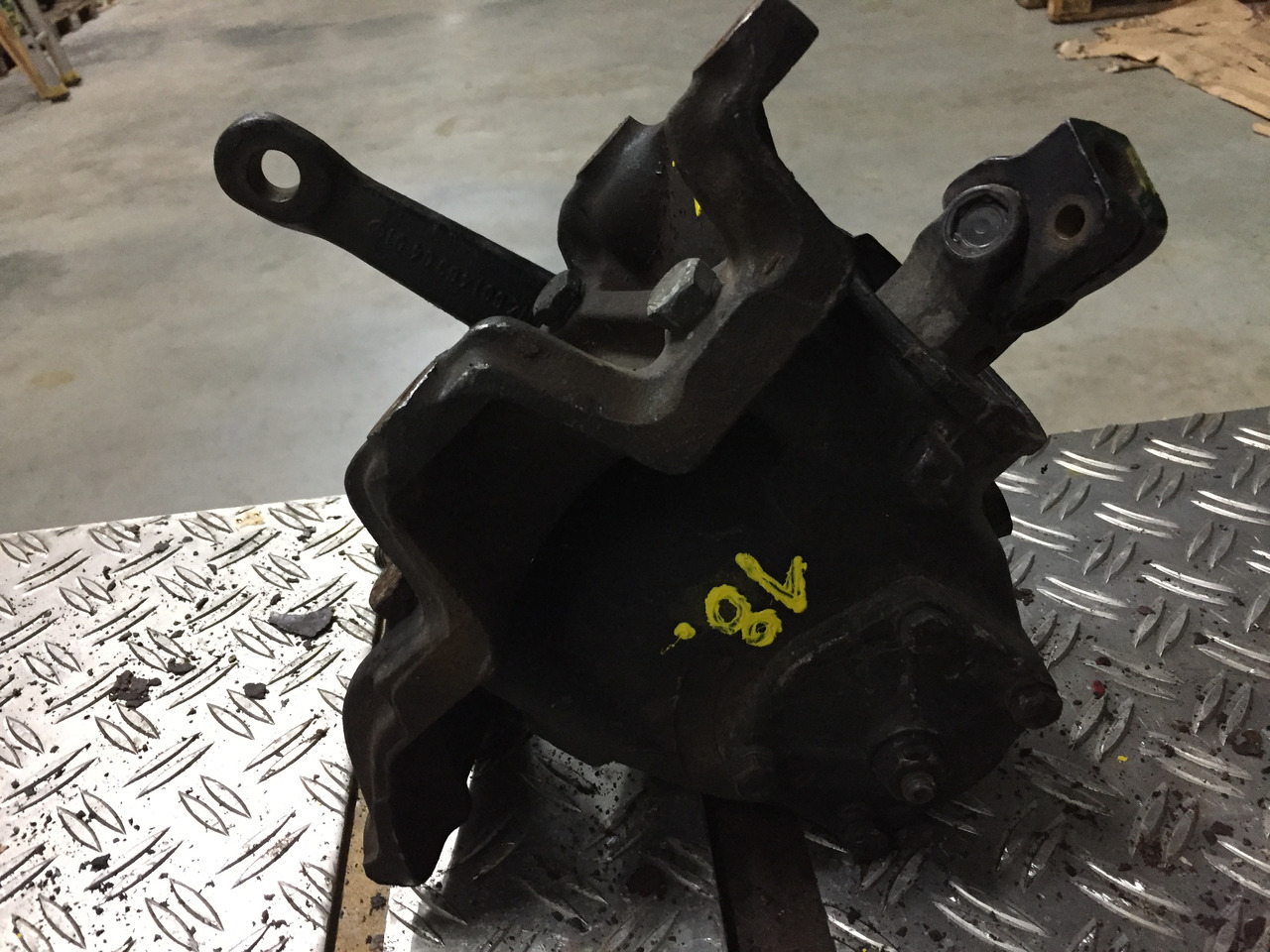 Gebrauchtes Lenkgetriebe DB 307, Artikel - Nr.: 81.9999 - 9999 - Boîtier de direction pour Camion: photos 4 Gebrauchtes Lenkgetriebe DB 307, Artikel - Nr.: 81.9999 - 9999 - Boîtier de direction pour Camion: photos 4