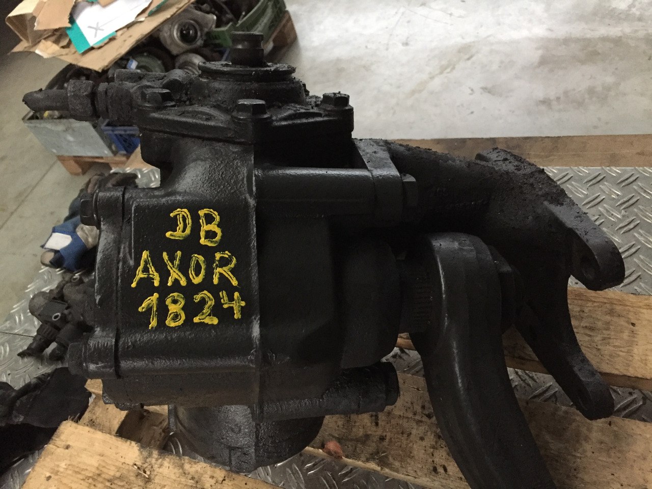 Gebrauchtes Lenkgetriebe LS 8 BK, DB 1824 Axor, Artikel - Nr.: A 940 460 33 00 - Boîtier de direction pour Camion: photos 1 Gebrauchtes Lenkgetriebe LS 8 BK, DB 1824 Axor, Artikel - Nr.: A 940 460 33 00 - Boîtier de direction pour Camion: photos 1