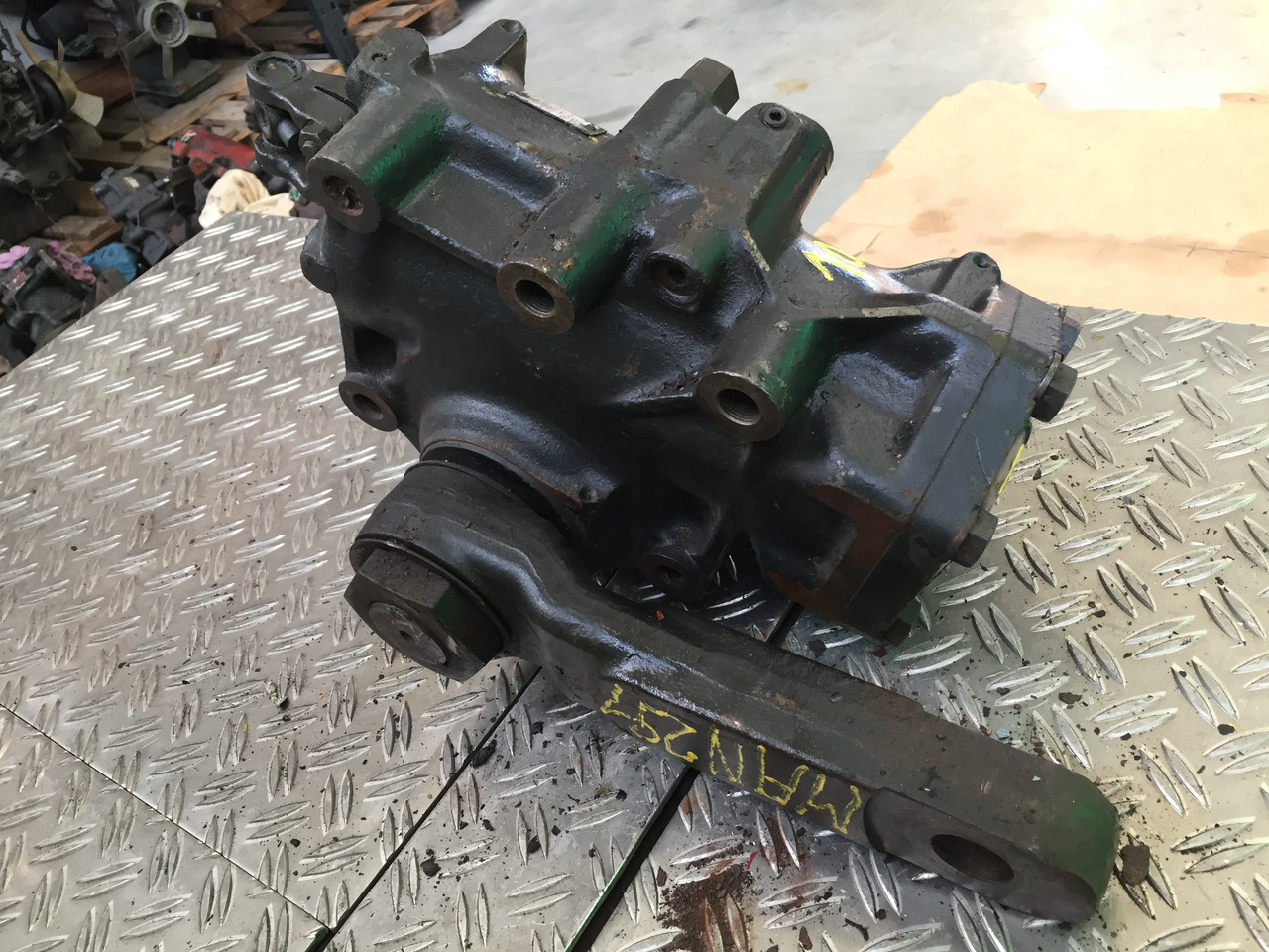 Gebrauchtes Lenkgetriebe MAN F 8, 24.291, Artikel - Nr.: 81.9999 - 9999 - Boîtier de direction pour Camion: photos 5 Gebrauchtes Lenkgetriebe MAN F 8, 24.291, Artikel - Nr.: 81.9999 - 9999 - Boîtier de direction pour Camion: photos 5