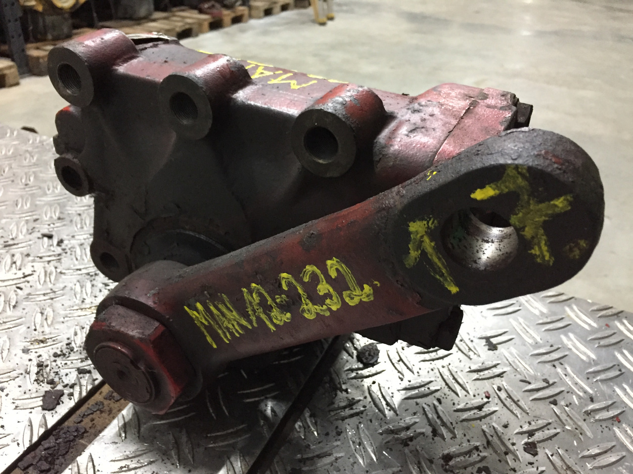 Gebrauchtes Lenkgetriebe MAN F90, 12.232, Artikel - Nr.: 81.9999 - 9999 - Boîtier de direction pour Camion: photos 4 Gebrauchtes Lenkgetriebe MAN F90, 12.232, Artikel - Nr.: 81.9999 - 9999 - Boîtier de direction pour Camion: photos 4