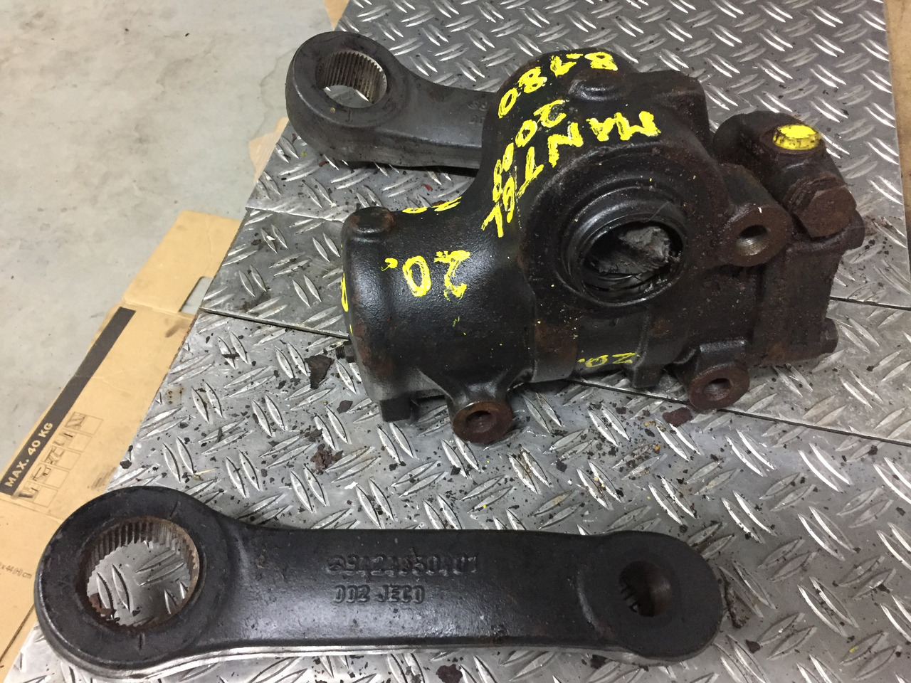 Gebrauchtes Lenkgetriebe MAN TGL, 8.180, Artikel - Nr.: 81.9999 - 9999 - Boîtier de direction pour Camion: photos 5 Gebrauchtes Lenkgetriebe MAN TGL, 8.180, Artikel - Nr.: 81.9999 - 9999 - Boîtier de direction pour Camion: photos 5