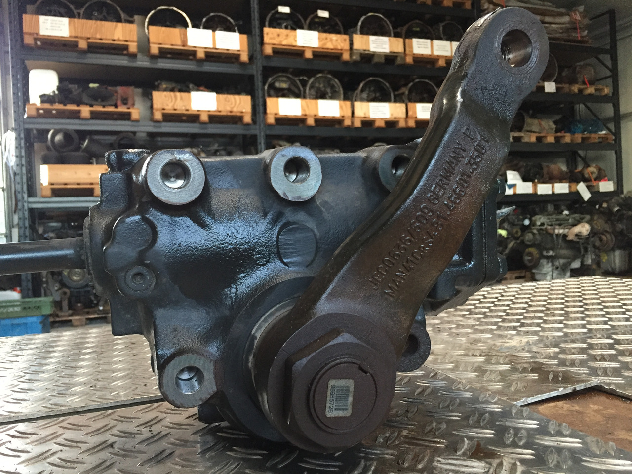 Gebrauchtes Lenkgetriebe, MAN TGM 15.280, Artikel - Nr. : 85.46200 - 6019 - Boîtier de direction pour Camion: photos 2 Gebrauchtes Lenkgetriebe, MAN TGM 15.280, Artikel - Nr. : 85.46200 - 6019 - Boîtier de direction pour Camion: photos 2