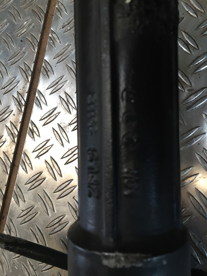 Gebrauchtes Lenkgetriebe, mechanisch, MAN TGA 26.440 XXL, Artikel - Nr. : 81.46200 - 6427 - Boîtier de direction pour Camion: photos 4 Gebrauchtes Lenkgetriebe, mechanisch, MAN TGA 26.440 XXL, Artikel - Nr. : 81.46200 - 6427 - Boîtier de direction pour Camion: photos 4