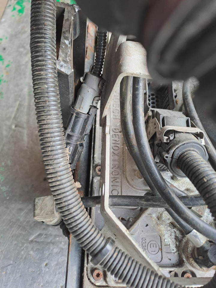 MAN TGX 26.440 Baujahr 2010 AdBlue Steuerung Bosch Denoxtronik - AdBlue réservoir pour Camion: photos 3 MAN TGX 26.440 Baujahr 2010 AdBlue Steuerung Bosch Denoxtronik - AdBlue réservoir pour Camion: photos 3