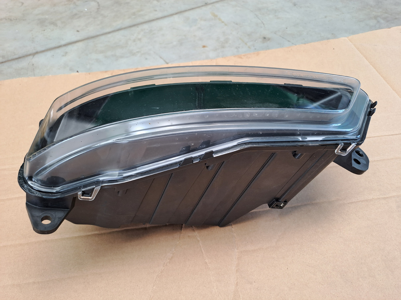 Feu anti-brouillard pour Camion Neuwertiger Nebelscheinwerfer MAN TG3 rechts, Artikel - Nr. : 81.25204 - 0002 / 0001: photos 7 Feu anti-brouillard pour Camion Neuwertiger Nebelscheinwerfer MAN TG3 rechts, Artikel - Nr. : 81.25204 - 0002 / 0001: photos 7