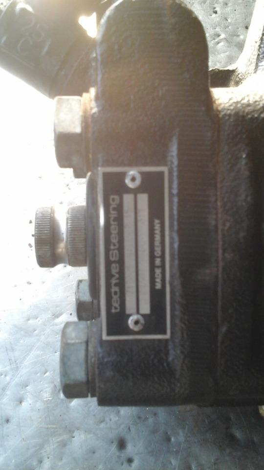 Gebrauchtes Lenkgetriebe - Boîtier de direction pour Camion: photos 2 Gebrauchtes Lenkgetriebe - Boîtier de direction pour Camion: photos 2