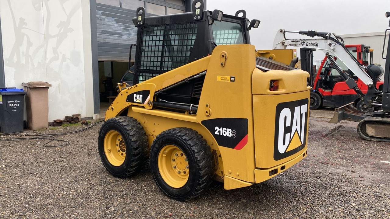 CAT 216, freza, mogučnost najma - Chargeuse: photos 2 CAT 216, freza, mogučnost najma - Chargeuse: photos 2