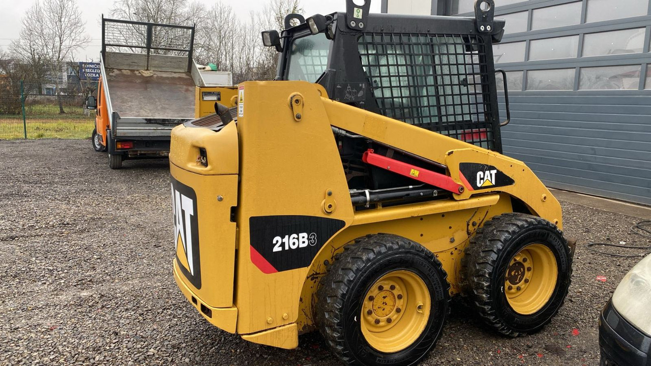 CAT 216, freza, mogučnost najma - Chargeuse: photos 3 CAT 216, freza, mogučnost najma - Chargeuse: photos 3